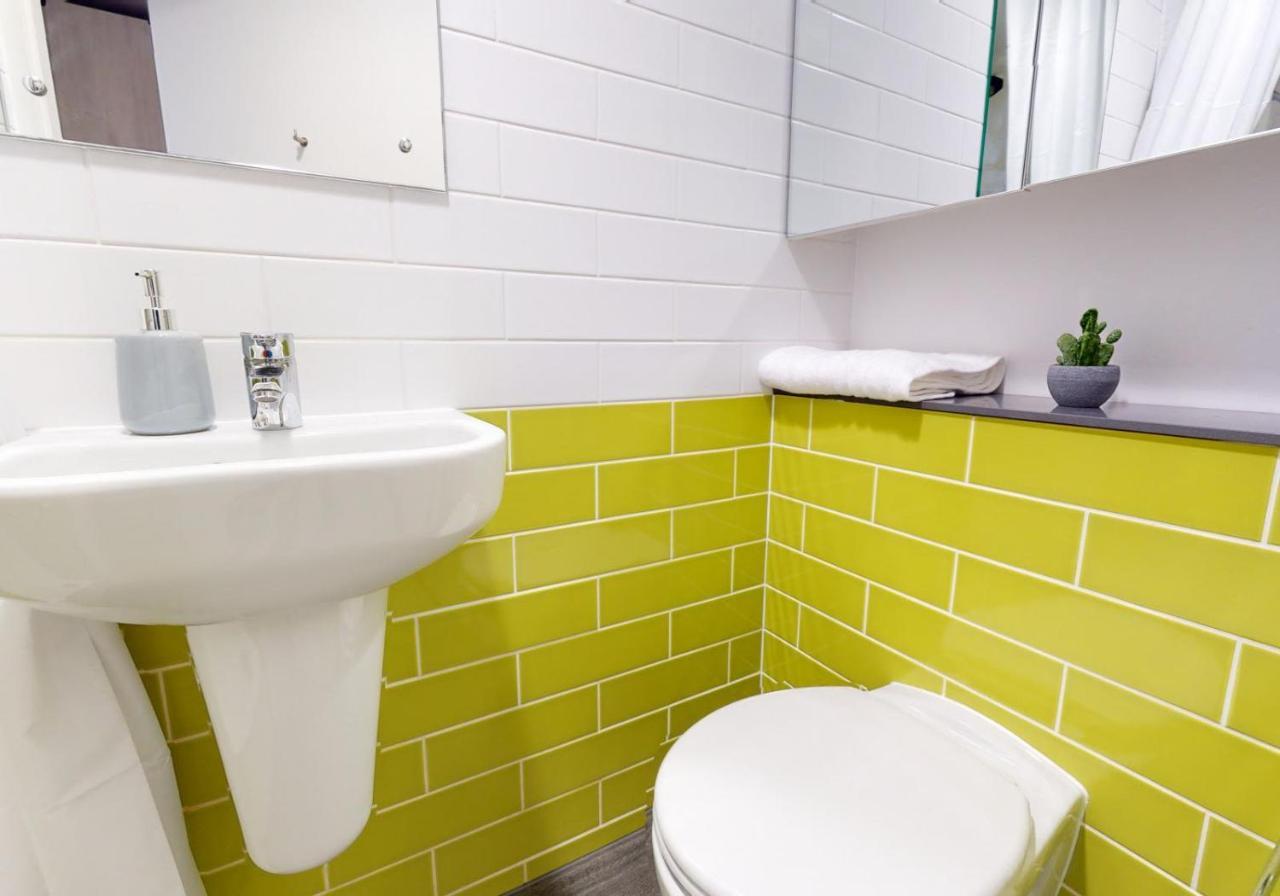 Stunning Aldgate Studio - Free Wifi And Gym! - Iq Aldgate Лондон Екстериор снимка