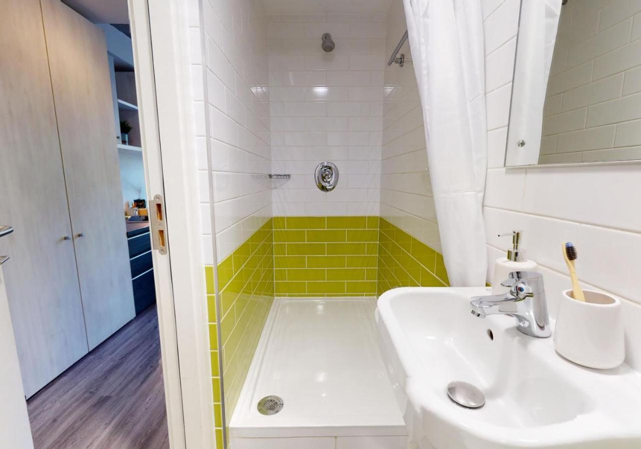 Stunning Aldgate Studio - Free Wifi And Gym! - Iq Aldgate Лондон Екстериор снимка